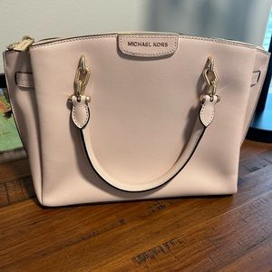 Michael Kors light pink crossbody bag
